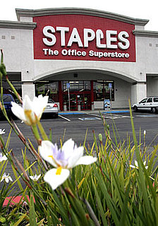 Staples Offers Free Resumes and Business Cards