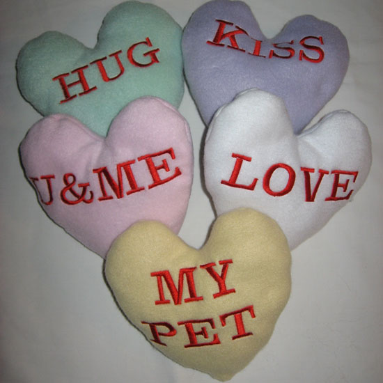 Cute Etsy Valentine's Day Gifts for Dogs, Cats, and Other Pets Cute Etsy Valentine's Day Gifts for Dogs, Cats, and Other Pets