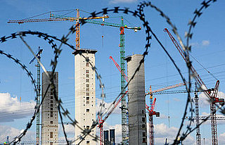 Do Cities or Suburbs Emit More Carbon Dioxide (CO2) Emissions?