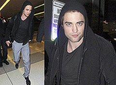 Photos Of Robert Pattinson Leaving LAX and Arriving At JFK In New York Following MTV Movie Award Wins For Twilight Photos Of Robert Pattinson Leaving LAX and Arriving At JFK In New York Following MTV Movie Award Wins For Twilight