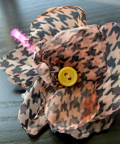 BROOCH