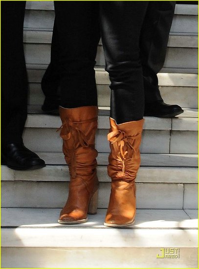 britney spears leaving her hotel in London