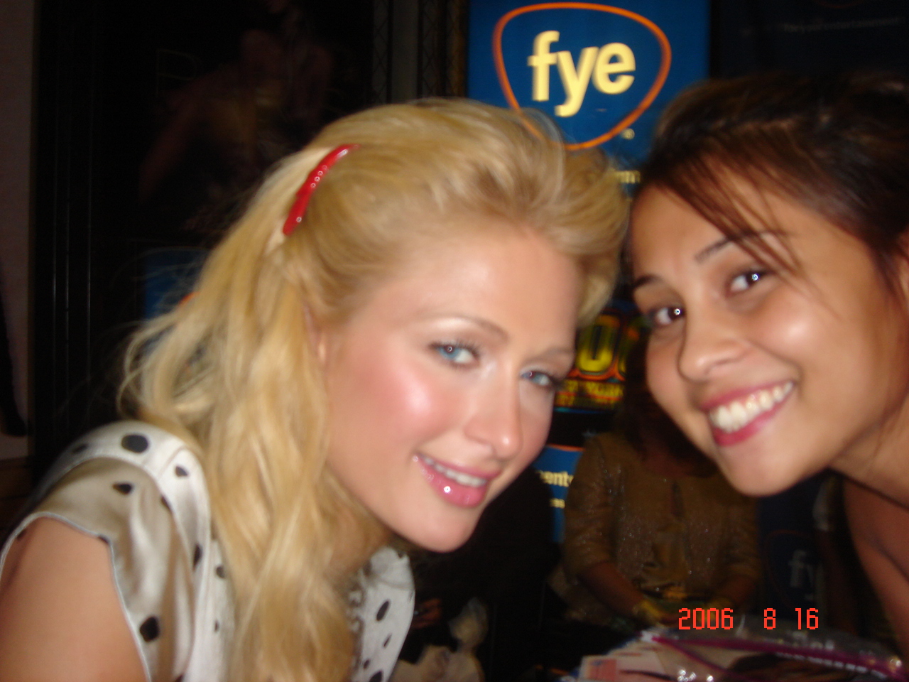 Celebrity Sighting: Paris Poses With A Fan Celebrity Sighting: Paris Poses With A Fan