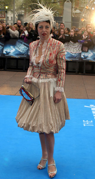 Fab Flash: Fashion Stylist Isabella Blow Dies Fab Flash: Fashion Stylist Isabella Blow Dies