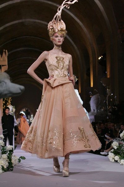 Modelwalk_Tony_14482280_600 Modelwalk_Tony_14482280_600