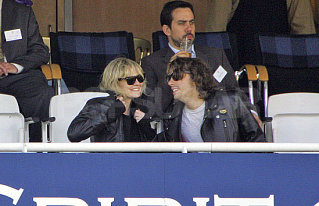 Kirsten and Johnny Cheer On England & Each Other
