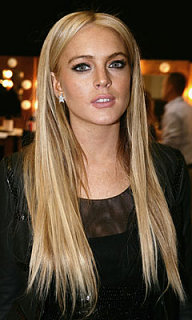 Sugar Bits - Lindsay Extends Her Stint In Rehab