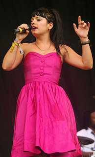 Sugar Bits - Lily Allen Arrested For Punching Photographer