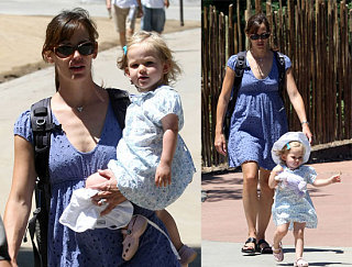 Jen and Violet Hit The Zoo In Style