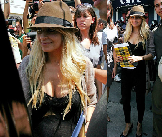 Nicole-Richie-Her-Paparazzi-Swarm-Dine-LA.jpg