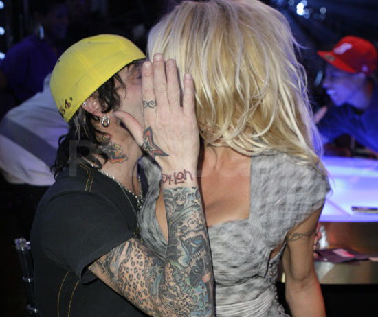 Tommy Lee Vs Kid Rock - Who Would You Bet on in Vegas?