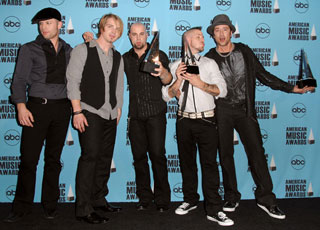 Sugar Bits — Daughtry Has Top-Selling Album of 2007
