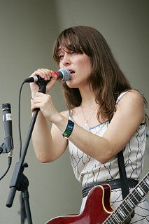 Live Clip: Feist Sings "1 2 3 4" with Grizzly Bear, AC Newman and More on "Letterman"