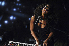 Music Video: Alicia Keys, "No One"