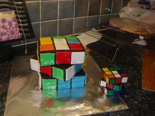 Edible Geek: Rubik's Cube Cake