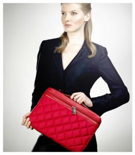Quilted Chic: Slim Knomo Laptop Sleeve And Carrier 