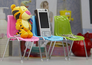 Tech News - Let Your Cell Chill Out On The Gadget Chair
