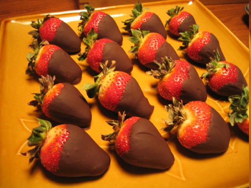 Romantic Dessert: Chocolate Dipped Strawberries