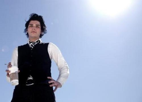 new pics of gerard way
