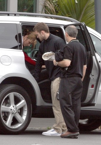 New Pics Of Justin & Jessica In New Zealand