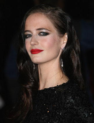 The jolie Eva Green took a cue from her fellow Frenchwoman Marion Cotillard