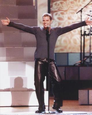 Ricky Martin - Livin' La Vida Loca  