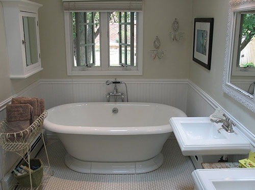 Su Casa: A Classic But Cutting-Edge Bathroom 