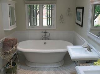 Su Casa: A Classic But Cutting-Edge Bathroom 