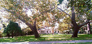 Kanye West To Sell His Beverly Hills Home