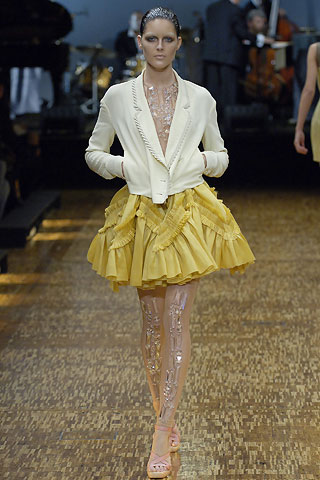 Paris Fashion Week: Viktor & Rolf Paris Fashion Week: Viktor & Rolf