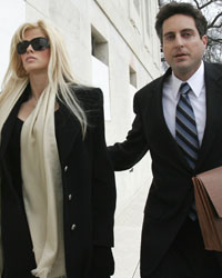 Anna Nicole Gets Married!
