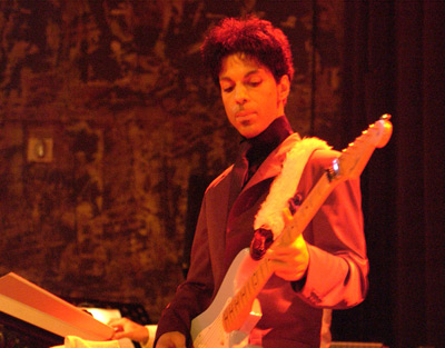 Sugar Bits - Prince Plays the Super Bowl Show