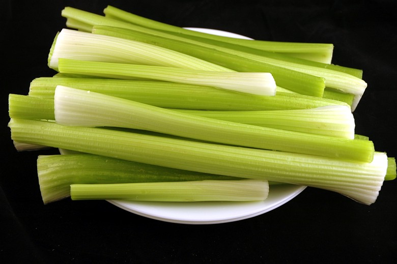 calories-in-celery calories-in-celery
