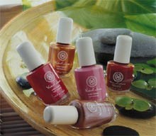Healthy, Pretty Nails: Honeybee Gardens Peel Off Polish
