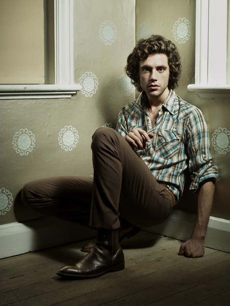 Music Video: Mika, "Grace Kelly"