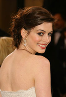 Oscars Red Carpet Beauty: How to Get Anne Hathaway's Hair