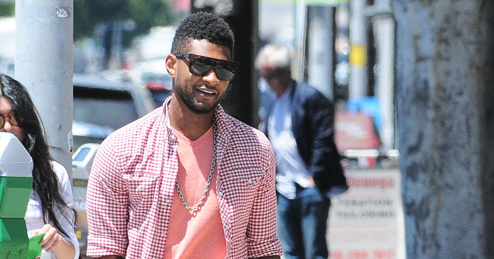 Usher Raymond and His Son Cinco Holding Hands in LA | POPSUGAR Celebrity